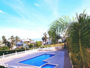Adosado acogedor con piscina comunitaria en Cala Capitán, Orihuela - ES-220-58